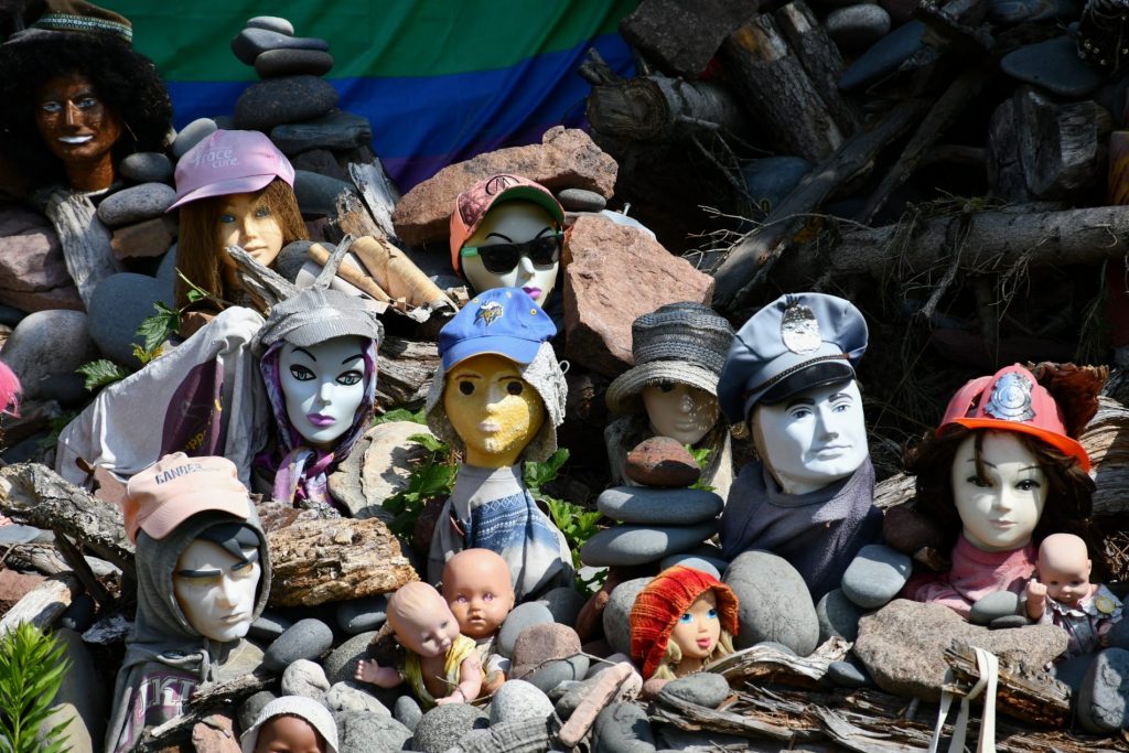 mannequin heads in the roadside art display, North Shore MN