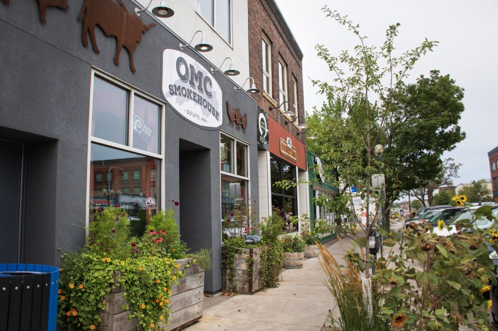 dining in Duluth's Lincoln Park