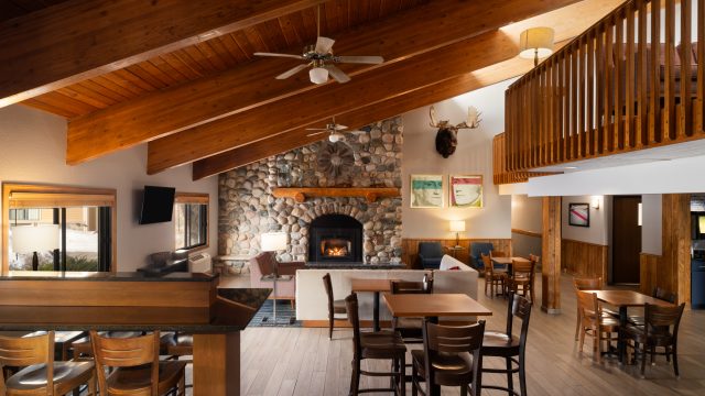 Lobby-1 – AmericInn Tofte
