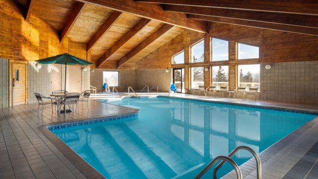 Pool – AmericInn Tofte